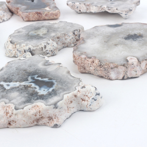 Venta al por Mayor de Rodajas de Ágata Mexicana Cristalizada, Rodajas de Ágata Gris Pulidas a Mano para Decoración - Product Image 4