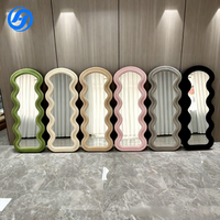 Miroir sur pied pleine longueur à double couche de tissu, cadre en tissu, blanc crème, rembourré en peluche, en forme de nuage, pour décoration de coiffeuse et mariage