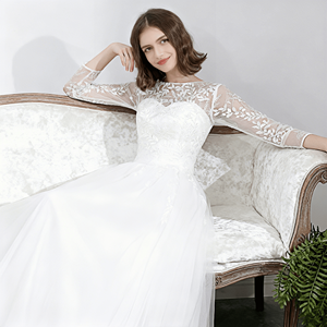 فستان زفاف عصري جديد فاخر وأنيق من الدانتيل الأبيض النقي بقصة A-Line، طول الأرضية، بلمسة طبيعية ورباط خلفي، صديق للبيئة وطويل - Product Image 4