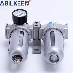 Ensemble filtre régulateur <span class=keywords><strong>d</strong></span>'air série SFC avec lubrificateur et séparateur de gouttelettes <span class=keywords><strong>d</strong></span>'<span class=keywords><strong>eau</strong></span> à <span class=keywords><strong>pression</strong></span> standard et purge manuelle - Product Image 1