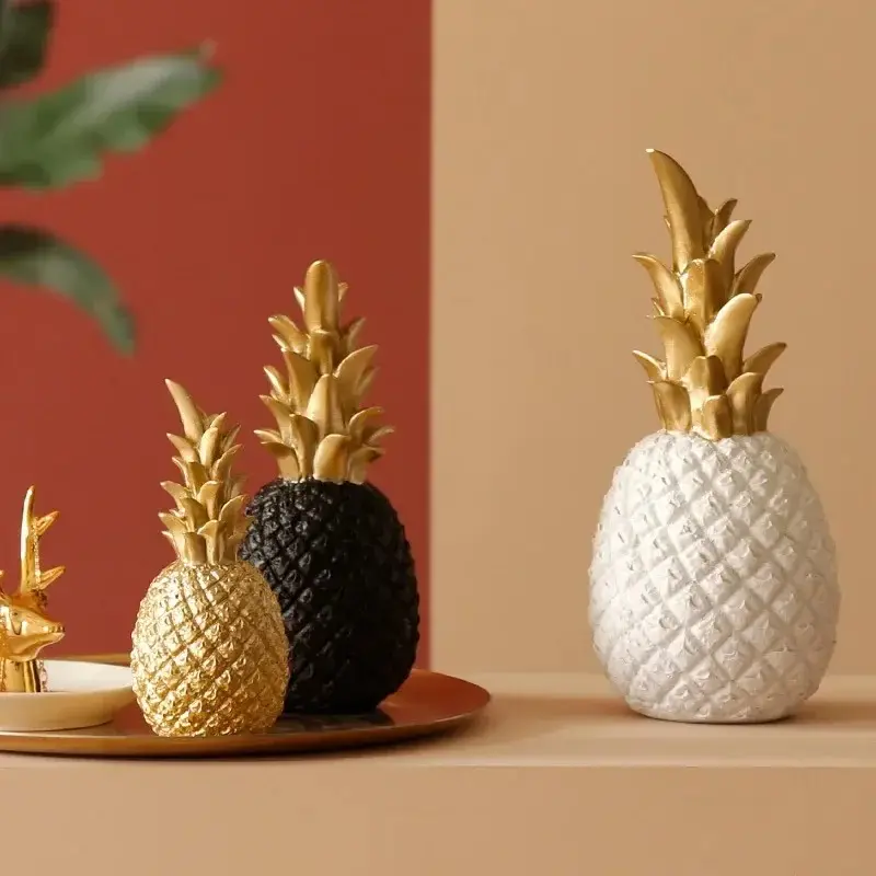 Dropshiping Western Modern Home Decoration Resin Gold Pineapple Ornaments