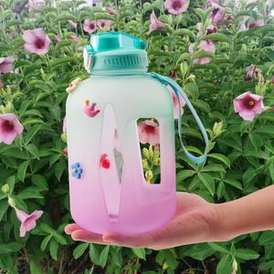 Bouteille d'eau PETG grande capacité 50 oz avec sangle de transport, gourde portable pour la salle de sport, le bureau, les voyages et les activités de plein air - Product Image 3