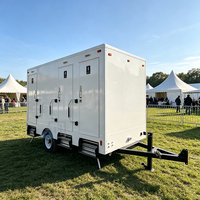 Remorque sanitaire de luxe moderne à 3 cabines en panneaux sandwich, toilettes portables standard US pour événements extérieurs, mariages, écoles