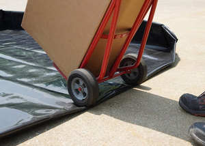 Bermes de confinement pliables en PVC résistant à l'huile écologique - Product Image 6