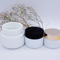 Emballage cosmétique en céramique blanche en verre cosmétique pot avec mat couvercle