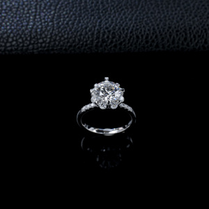 Anillo de Compromiso de Diamantes de Corte Brillante Redondo para Mujer, Plata 925, Engaste de Puntas, Estilo Clásico de Flor - Product Image 2