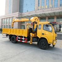 Grue hydraulique montée sur camion de 4 tonnes, norme Euro 6, poids propre de 1350 kg, rotation à 360 degrés pour la manutention de marchandises urbaines