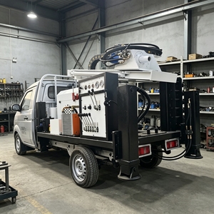 เครื่องเจาะบ่อน้ำแบบติดตั้งบนรถบรรทุกขนาดเล็ก 200 เมตร เครื่องเจาะหลุมบนยานพาหนะสำหรับพื้นที่รกร้างและการเกษตร - Product Image 1