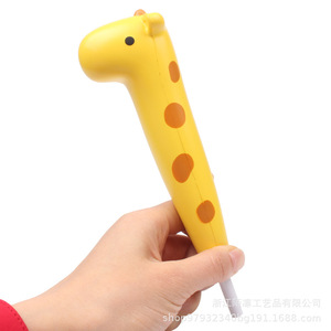 Portalápices con forma de jirafa de dibujos animados, juguete antiestrés de espuma PU para niños, regalo para aliviar el estrés. - Product Image 4