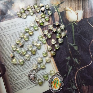 Rosario Cuentas Cinco Decenios Chaplets Collar Vintage Acrílico Corazón Cuentas Nuestra Señora de <span class=keywords><strong>Medjugorje</strong></span> Rosarios Católicos - Product Image 5