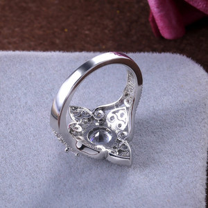 Elegante anello con motivo floreale cavo per donna, gioielli alla moda con design intarsiato scintillante - Product Image 6