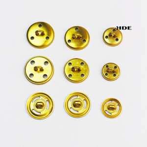 Botones al por mayor de una pieza con base metálica para coser, de tres agujeros, estilo preppy, para uniformes académicos, botones de epaulette para coser. - Product Image 3