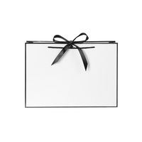 Sac en papier recyclé avec poignée, imprimé sur mesure avec logo de marque, pour la promotion de vêtements de luxe, cadeaux, bijoux, vente au détail