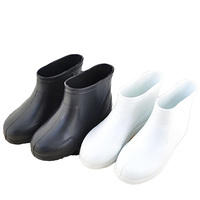 Bottes de pluie basses blanches pour hommes avec doublure en maille imperméable antidérapante et semelle intérieure en EVA pour le travail estival en cuisine, en usine alimentaire et dans les restaurants