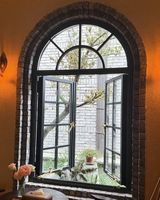 Ventana Abatible de Aleación de Aluminio con Vidrio Templado y Diseño de Persianas para Control de Insectos