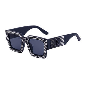Gafas de Sol de Gran Tamaño Estilo Europeo Americano, UV400, para Mujer, Cuadradas, con Incrustaciones de Diamantes, para Fiestas y Atuendos de Moda - Product Image 5