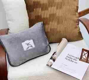 Hot-selling Multifunctional 2-in-<b>1</b> Travel Airplane Storage Direct Stock Wholesale Flannel Blanket - Product Image 6