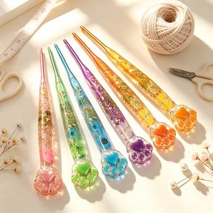 Crochet de tricot en résine florale, outil artisanal coloré pour projets de fil à tricoter - Product Image 3