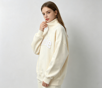 Sudadera de Cuello Alto Holgada con Hombros Caídos y Bordado de Parches en Felpa Francesa de Algodón de Alta Calidad para Mujer