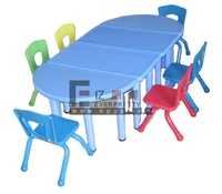 Ensemble de tables et chaises d'apprentissage en plastique coloré en forme de croissant pour enfants, pour la maternelle, la préscolaire et l'école