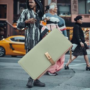 Monedero Compacto Ultrafino de Alta Gama para Mujer 2025, con Diseño de Hojas, Múltiples Ranuras para Tarjetas y Licencia, Corto, de Poliéster - Product Image 3