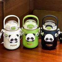 Gourde isotherme Panda Capsule Spatiale 700 ml avec poignée et sangle d'épaule, grande capacité, avec paille, mignonne