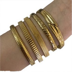 Brazalete de Hueso de Serpiente, Chapado en Oro de 18K, Acero Inoxidable, Detalles de Circonita, Geométrico, Moderno, Cadena Elástica Ajustable, Joyería Elegante para - Product Image 4