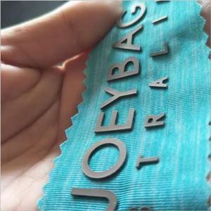 Prix de gros – Étiquette thermocollante 3D en silicone avec logo, fabriquée en Chine 2024 - Product Image 1