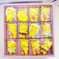 Lot de 24 pendentifs anti-stress en PU en forme de biscuits, à rebond lent, design mignon de dessin animé, jouet compressible pour enfants
