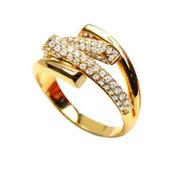 Bague élégante torsadée géométrique en zircon plaqué or, superposable, pour femme, bijoux de mode, vente en gros