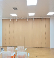 Panneaux de cloison coulissants acoustiques en bois modernes Artorian, insonorisés et imperméables, pour les entrées, les salles de réception de mariage, les espaces commerciaux