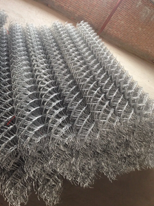 Paneles de Malla Metálica Galvanizada Ecológica para Cercas Exteriores y Portones de Entrada - 2.4m de Altura, Duraderos y Resistentes a la Oxidación - Product Image 3