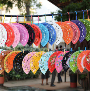 Sang Trọng Thanh Lịch Gỗ Đàn Hương Nút Chai Tay <span class=keywords><strong>Fan</strong></span> Khắc Thiết Kế Cho Kỷ Niệm Đám Cưới Ngọt Ngào 16 Đảng Ủng hộ Truyền Thống Khuyến Mại - Product Image 2