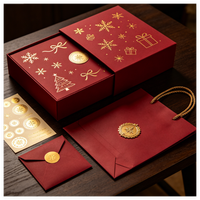Ensemble d'emballage cadeau de Noël personnalisé rouge de luxe, sacs en papier, boîtes en papier et autocollants avec estampage à chaud, solution d'emballage décorative