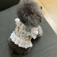 Pet Dog Cat Vêtements Printemps Et Été Nouveaux Produits Peut Être Traction Belle Lettre Brodée Poitrine Dos Vêtements