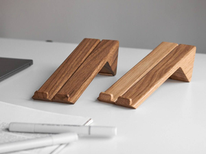 Support Ergonomique pour Ordinateur Portable en Bois Naturel, Double Support Détachable pour Bureau, Refroidissement et Maintien de la Posture, Logo Personnalisé OEM - Product Image 2