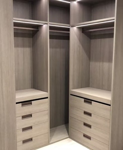 Diseño de Vestidor de Lujo Estilo Boutique <span class=keywords><strong>para</strong></span> <span class=keywords><strong>Dormitorio</strong></span> Principal de Villa, Armario Abierto, Sala de Vestir - Product Image 2
