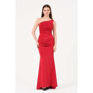 Robe de soirée élégante asymétrique en satin rouge, coupe moulante et taille naturelle, idéale pour les événements formels - Product Image 4