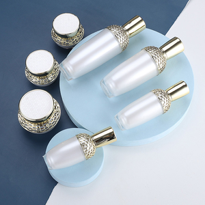 Luxury Empty Transparent Skin Care Acrylic Cosmetic Cream Jar and Lotion Bottle Set with Pump Sprayer for Skin Care <b>Serum</b> - Product Image 3