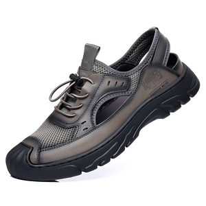 รองเท้าแตะตาข่ายแบบเจาะรูสำหรับผู้ชายแบบสวมเปิดส้นระบายอากาศได้ดีรองเท้าหนังปิดนิ้วเท้าสีน้ำตาลสีดำสีเทา 6019 - Product Image 4