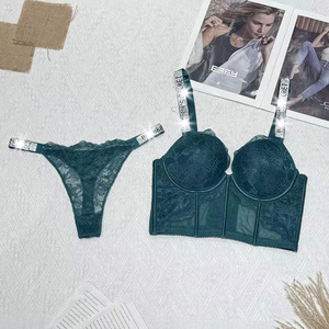 Conjunto de lencería sexy transparente de <span class=keywords><strong>encaje</strong></span> tejido de <span class=keywords><strong>Victoria</strong></span>, con tanga transpirable, sujetador con volantes y bragas bordadas secretas para mujer - Product Image 5