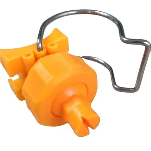 Plastic material clamp flat spray nozzles