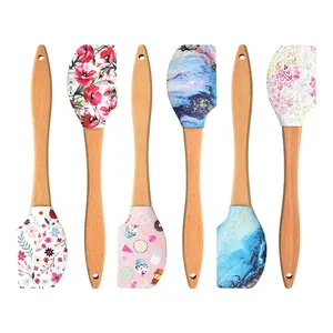 Custom Design Pastry Cake Tools BPA Free Silicon Cookie Spatula With Wooden Handle For Baking