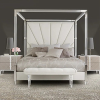 Lit à baldaquin en acrylique avec cadre en acier inoxydable, tête de lit rembourrée en cuir, assemblé, avec rangement, pour chambre de luxe