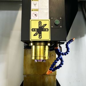 VMC855 CNC centro di lavorazione verticale in acciaio fusione di produzione del sistema di programmazione fresatura CNC fresatrice - Product Image 4