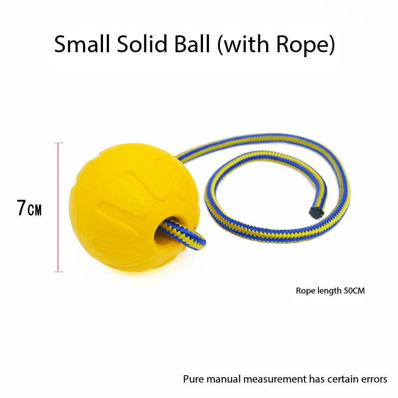 Pelota pequeña de 7 cm con cuerda.