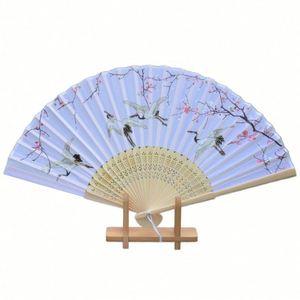 Éventails pliants personnalisés en tissu floral avec design en bambou ajouré, technique de peinture, pour festivals, mariages, souvenirs - Product Image 1