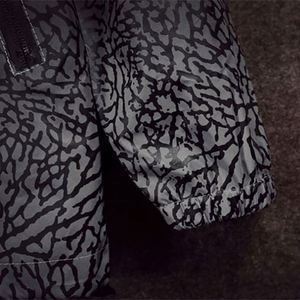 100% Polyester <b>Reflective</b> Hooded Long Sleeves Streetwear Reflecting Soft Shell Men Custom Logo <b>Reflective</b> <b>Jacket</b> - Product Image 3