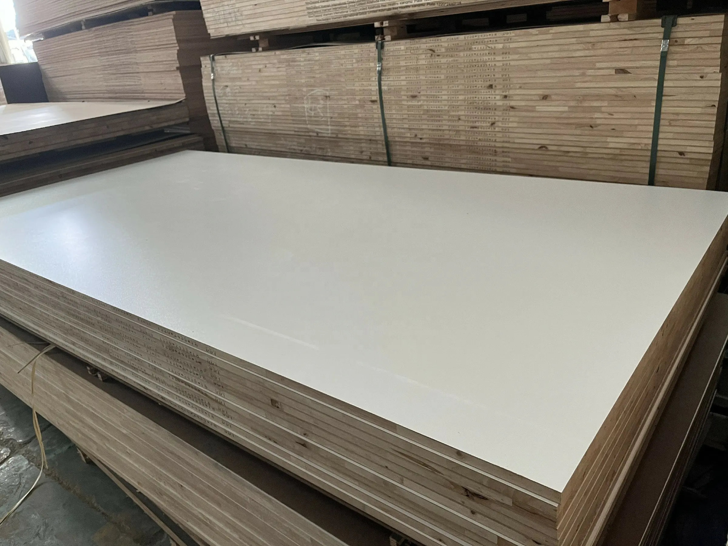 Kualitas harga terbaik papan ENF Interior eksterior dekorasi dinding 18mm Oak padat kayu blok papan Film wajah kayu lapis