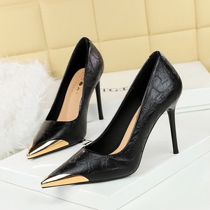 Zapatos de Tacón Alto para Mujer, Diseño OEM/ODM, de Piel Sintética, con Punta Metálica en Forma de <span class=keywords><strong>Stiletto</strong></span>, para Bodas y Fiestas, Temporada de Primavera, Tallas 34-40 - Product Image 3